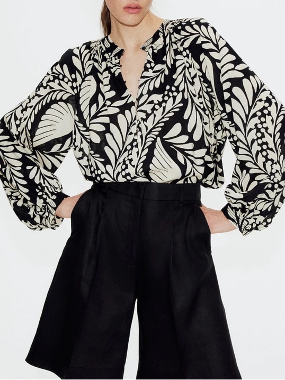 H&M BAND-COLLAR BLOUSE Black Pattern Paisley